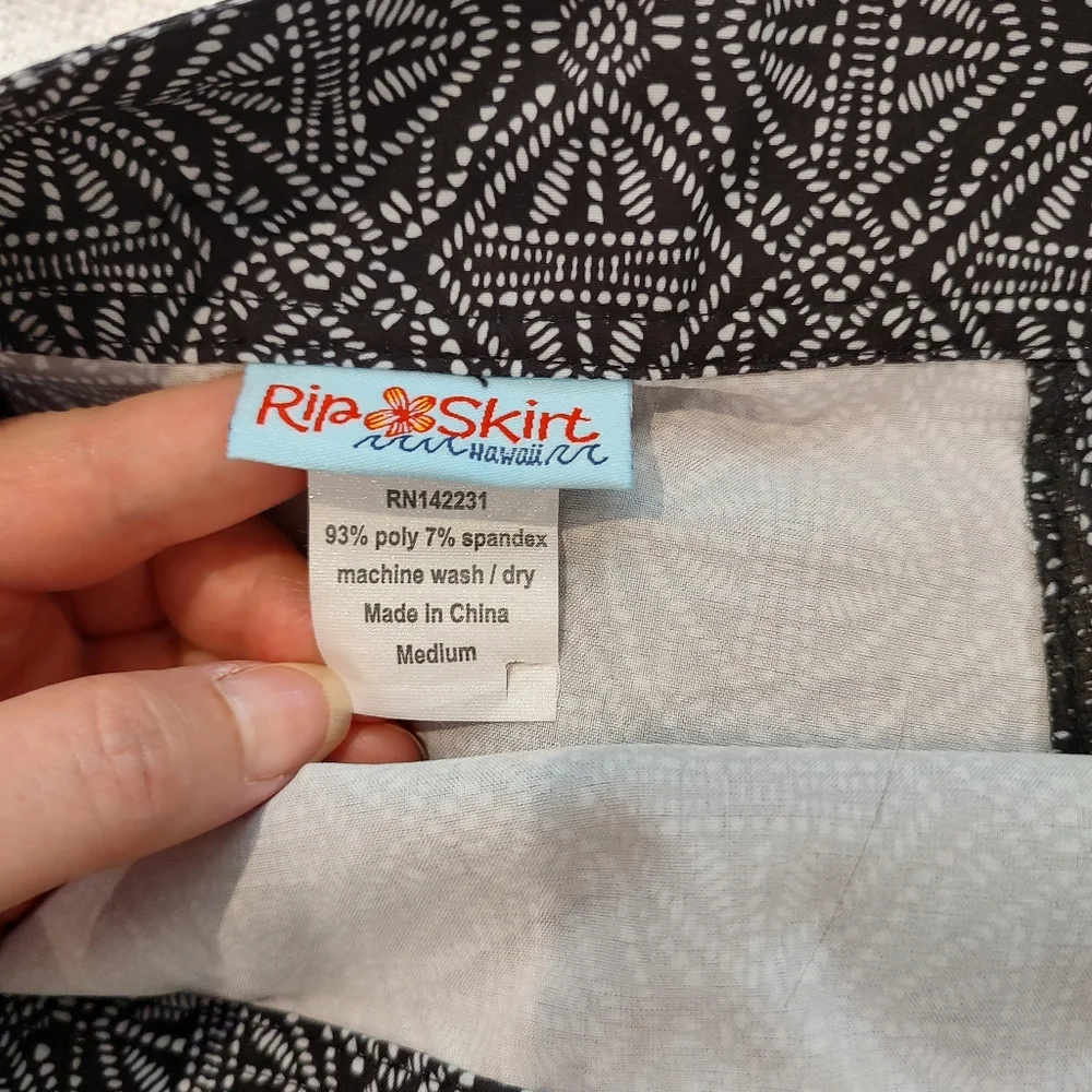 RipSkirt Hawaii Skirt Black Pearl Batik Adjustable Waist Length 1 Size M